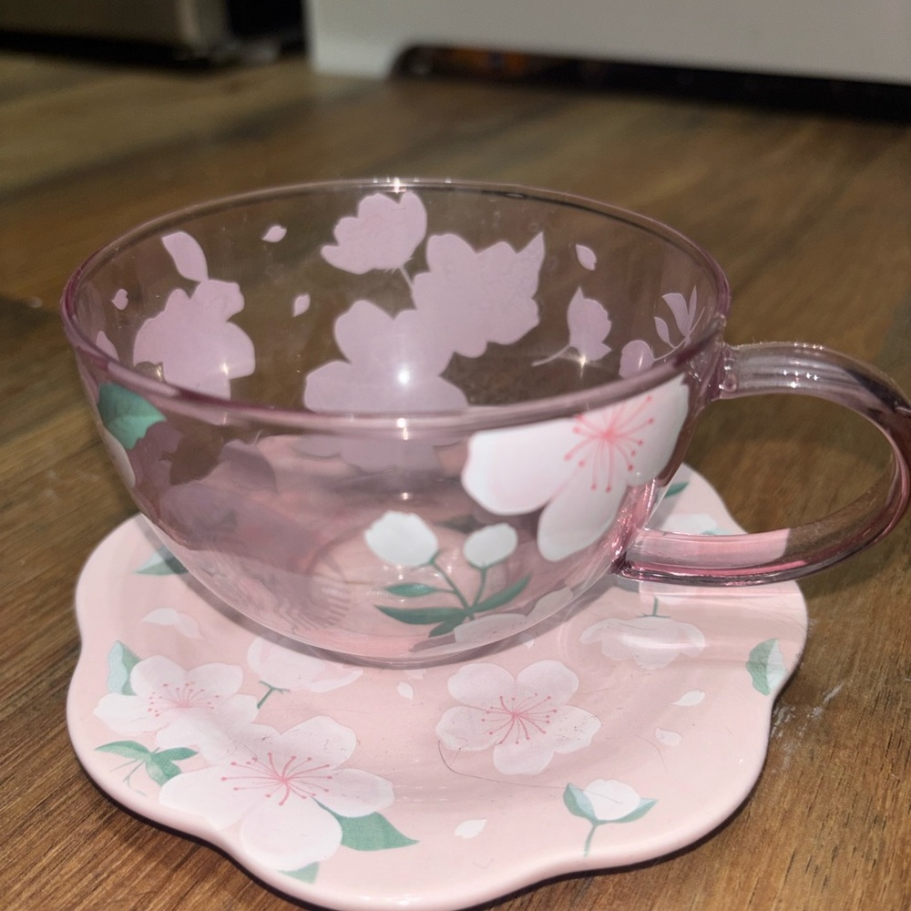 Starbucks korea 2022 Cherry Blooming Pink glass Sakura Ceramic Saucer cup set
